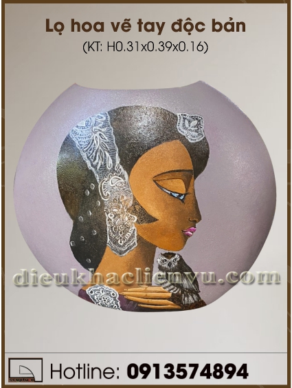 Lọ hoa vẽ tay độc bản